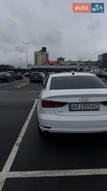 Седан Audi A3 2018 в Киеве