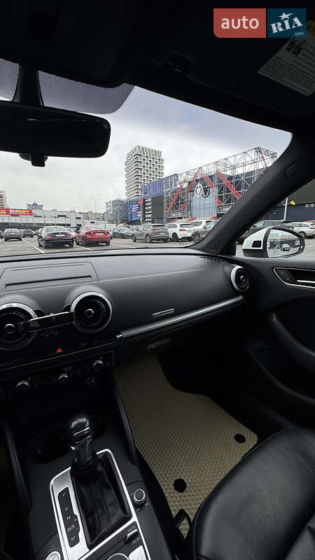Седан Audi A3 2018 в Киеве