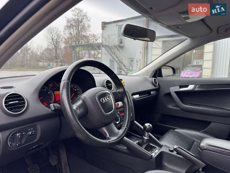 Хэтчбек Audi A3 2005 в Староконстантинове
