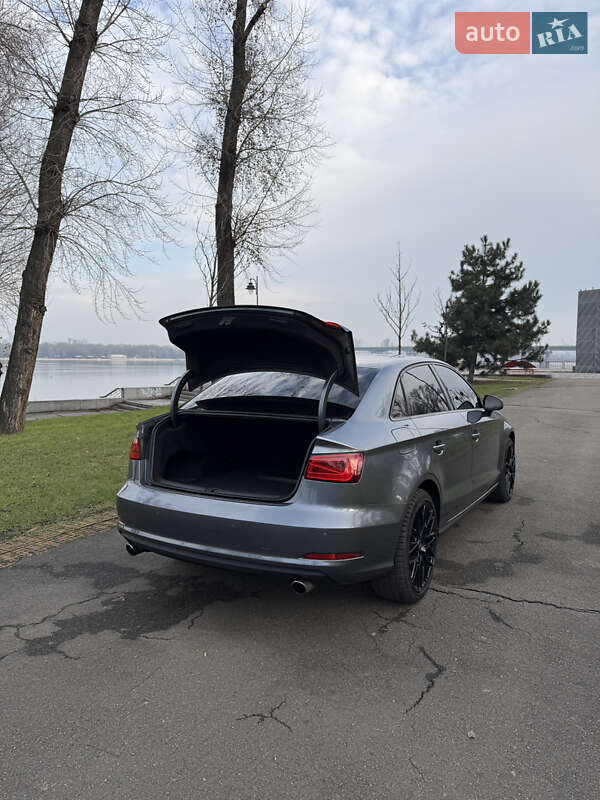 Седан Audi A3 2015 в Киеве