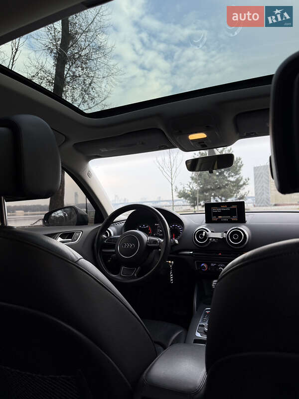 Седан Audi A3 2015 в Киеве