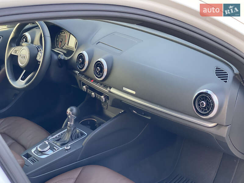 Седан Audi A3 2017 в Коломые