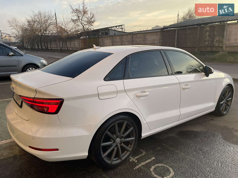 Седан Audi A3 2015 в Киеве фото 10 Седан Audi A3 2015 в Киеве