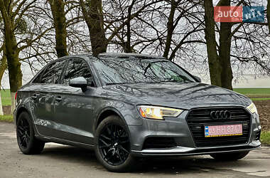 Седан Audi A3 2017 в Рівному
