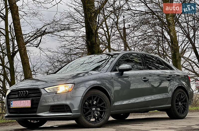 Седан Audi A3 2017 в Рівному