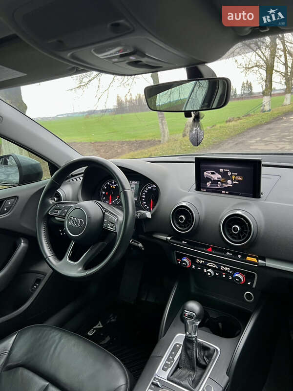 Седан Audi A3 2017 в Рівному