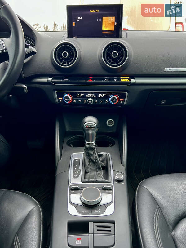 Седан Audi A3 2017 в Рівному