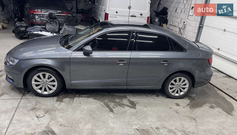 Седан Audi A3 2015 в Дніпрі