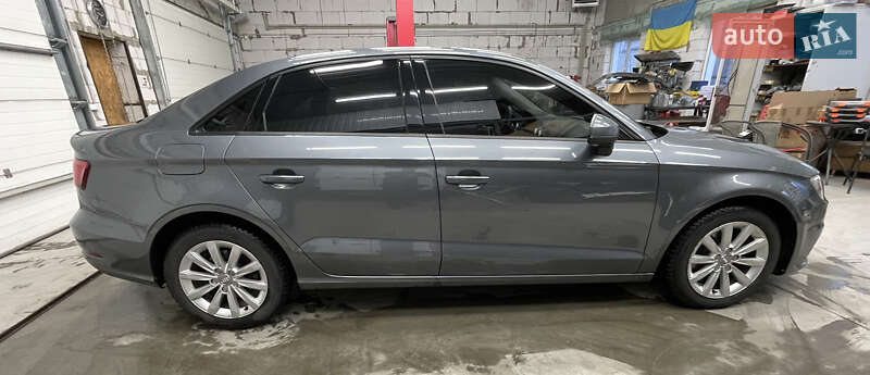Седан Audi A3 2015 в Дніпрі