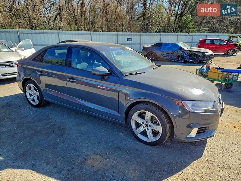 Седан Audi A3 2016 в Львове