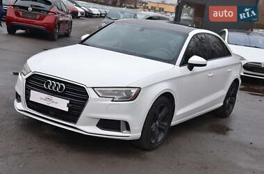Седан Audi A3 2017 в Луцке