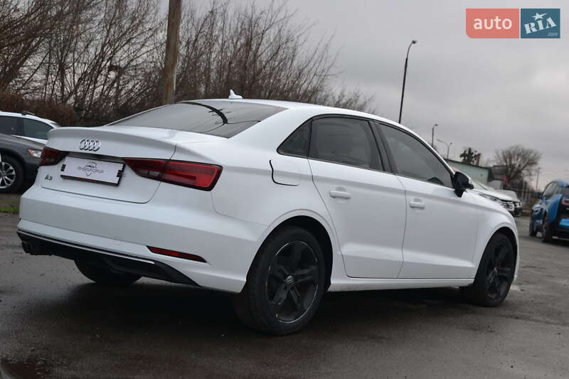Седан Audi A3 2017 в Луцке