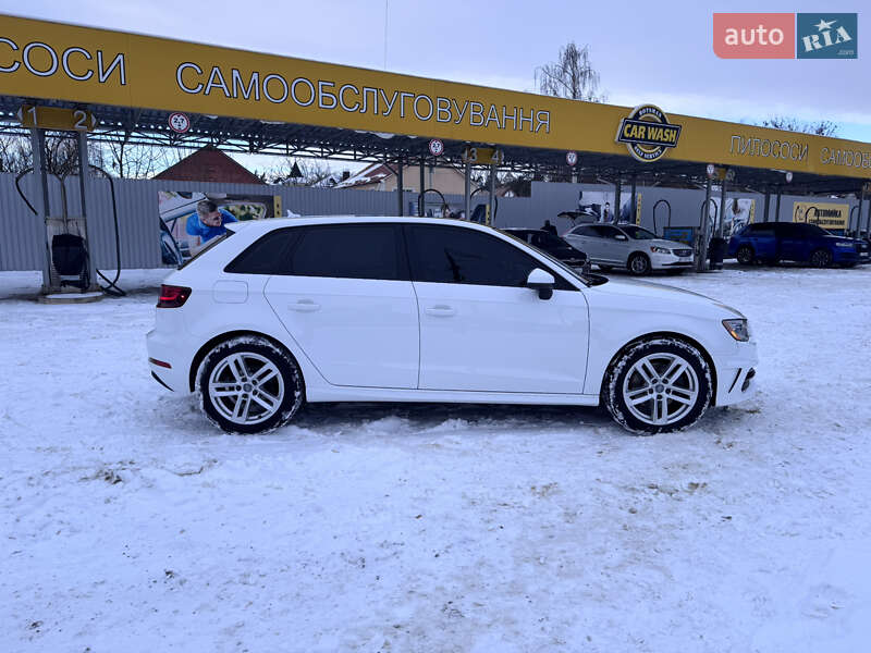 Хэтчбек Audi A3 2016 в Киеве