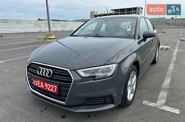 Хетчбек Audi A3 2019 в Радехові