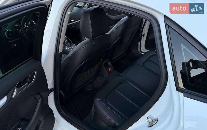 Седан Audi A3 2016 в Черкассах