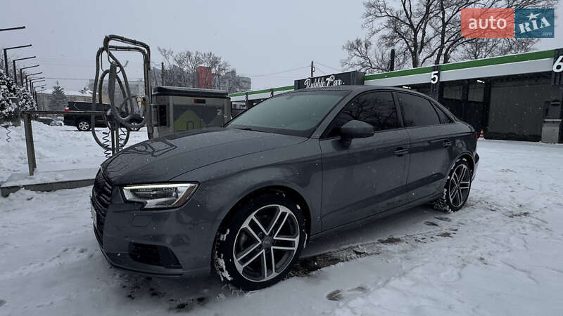 Седан Audi A3 2017 в Ізюмі