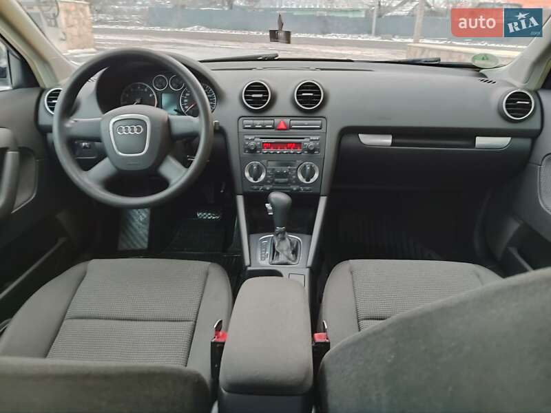 Хэтчбек Audi A3 2006 в Черновцах