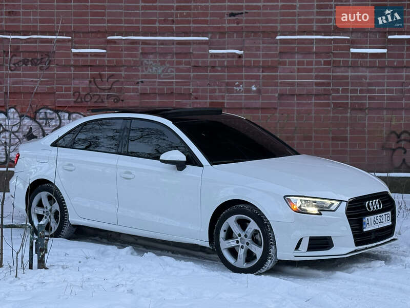 Седан Audi A3 2017 в Чернигове