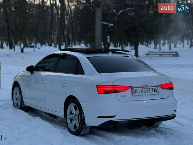 Седан Audi A3 2017 в Чернигове