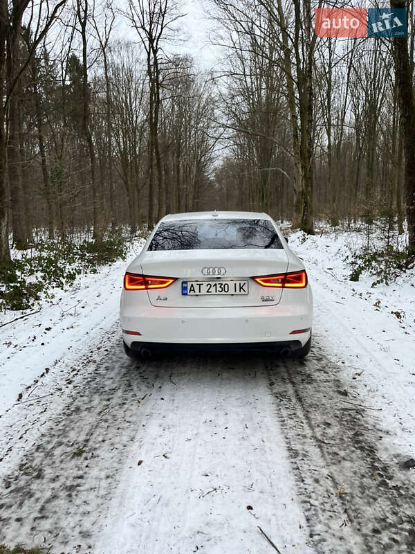 Седан Audi A3 2016 в Ивано-Франковске