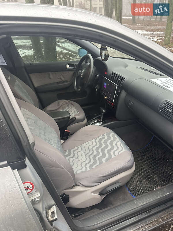 Хэтчбек Audi A3 2000 в Глобине