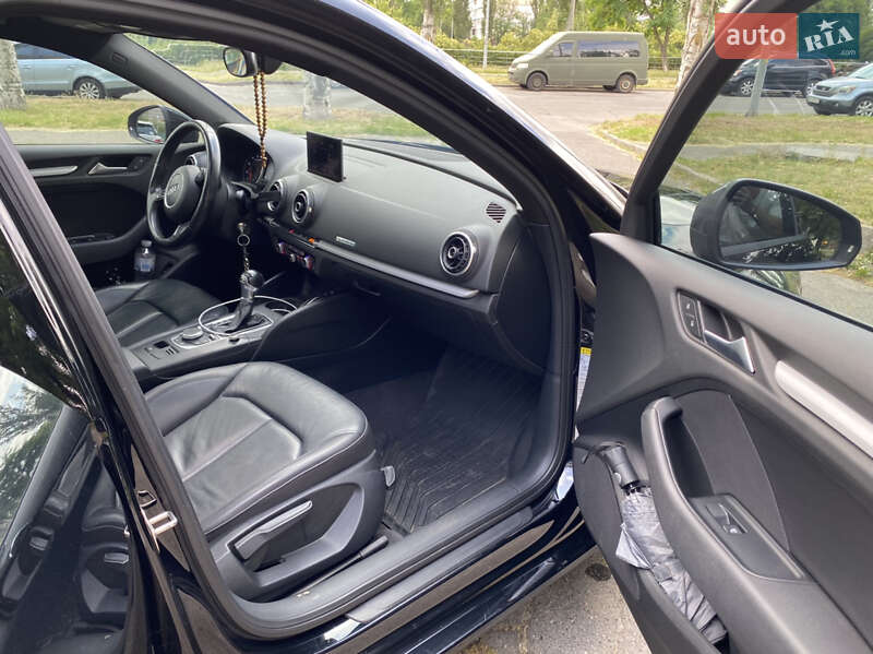 Седан Audi A3 2015 в Киеве