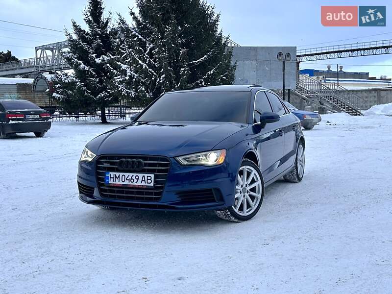 Седан Audi A3 2014 в Ромнах
