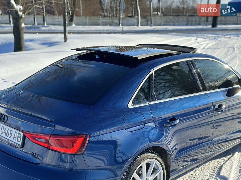 Седан Audi A3 2014 в Ромнах