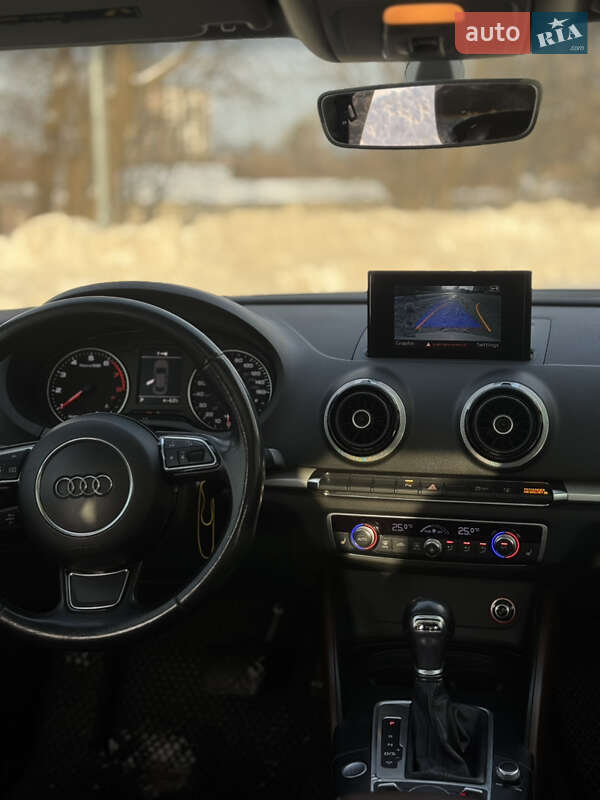 Седан Audi A3 2015 в Хмельницком