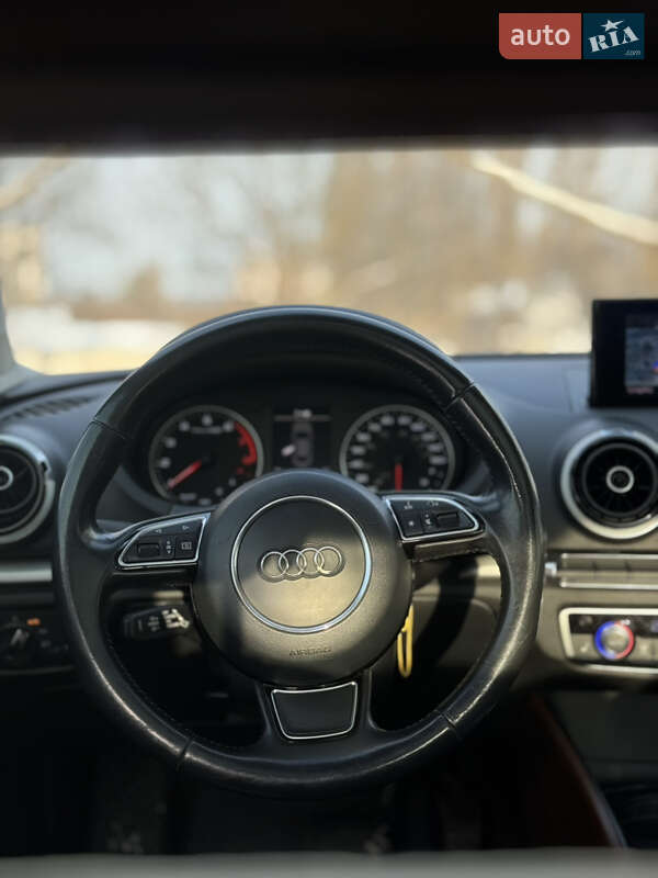 Седан Audi A3 2015 в Хмельницком