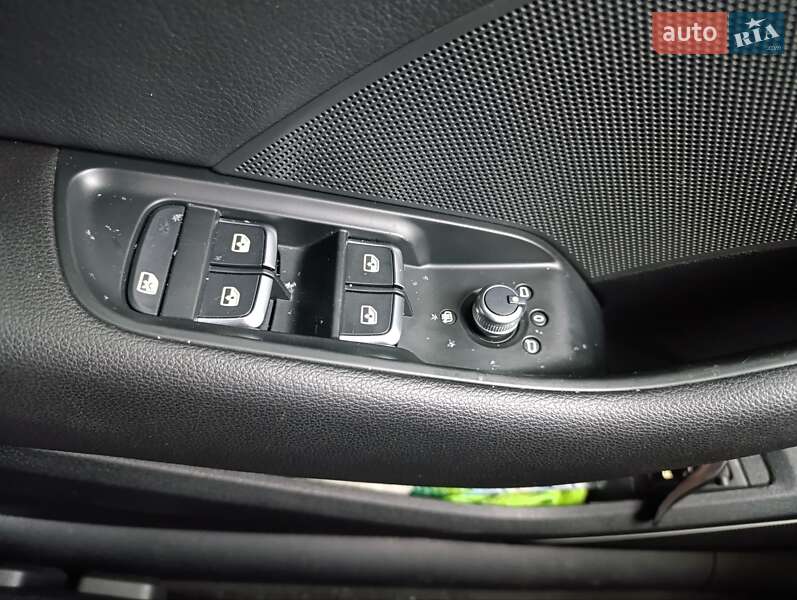 Седан Audi A3 2018 в Кропивницком
