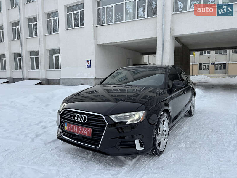 Седан Audi A3 2017 в Староконстантинове