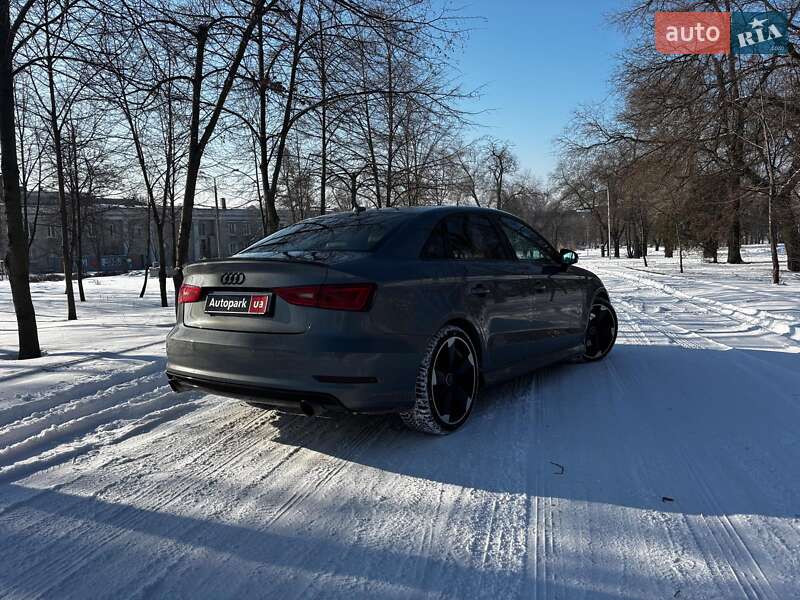 Седан Audi A3 2016 в Запорожье