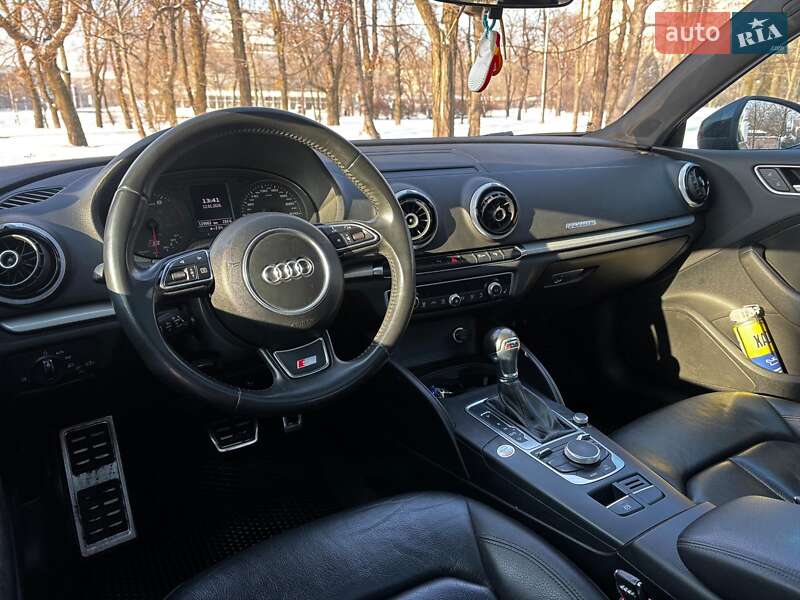 Седан Audi A3 2016 в Запорожье