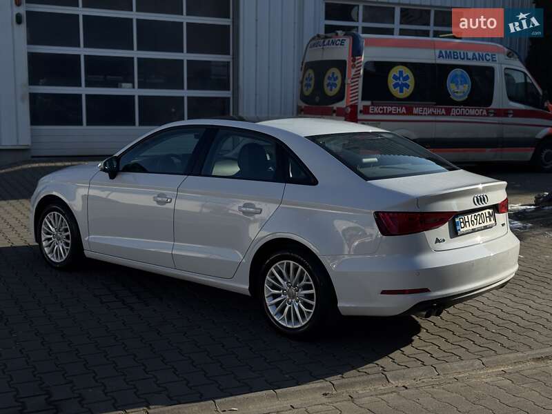 Седан Audi A3 2016 в Одессе