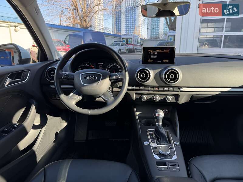 Седан Audi A3 2016 в Одессе