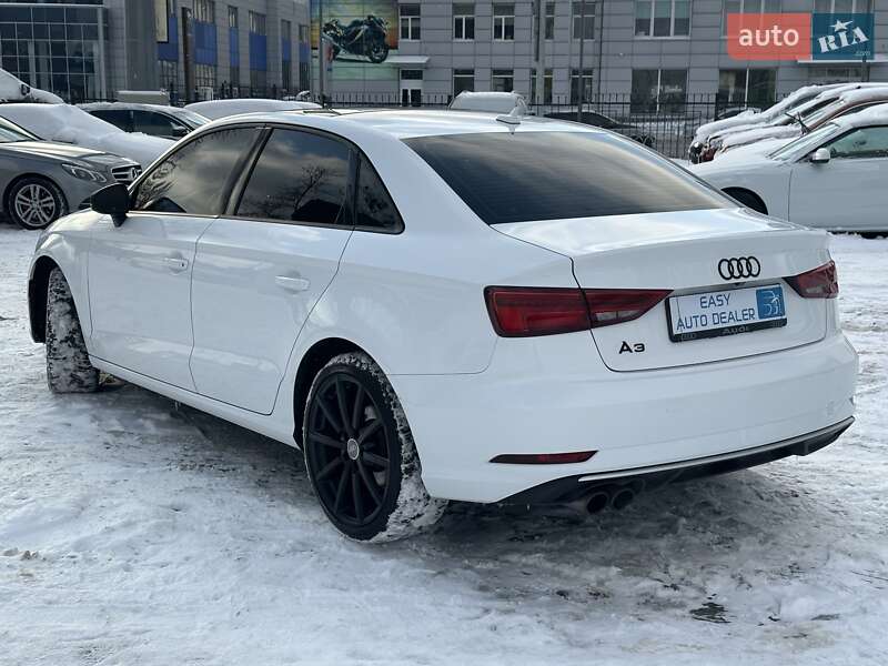 Седан Audi A3 2016 в Киеве