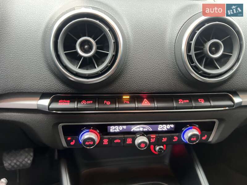 Хэтчбек Audi A3 2015 в Хмельницком