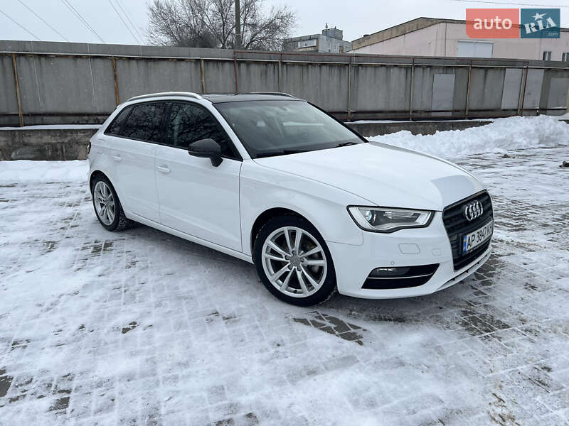 Хэтчбек Audi A3 2016 в Запорожье