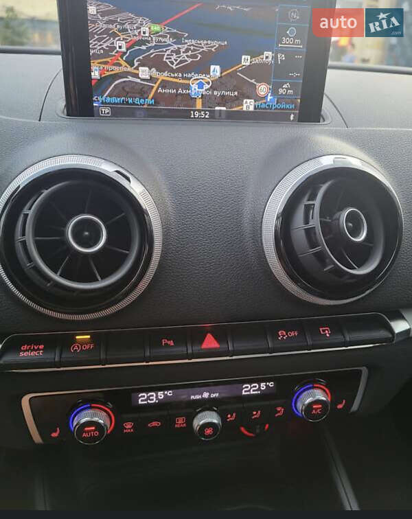 Хэтчбек Audi A3 2016 в Запорожье