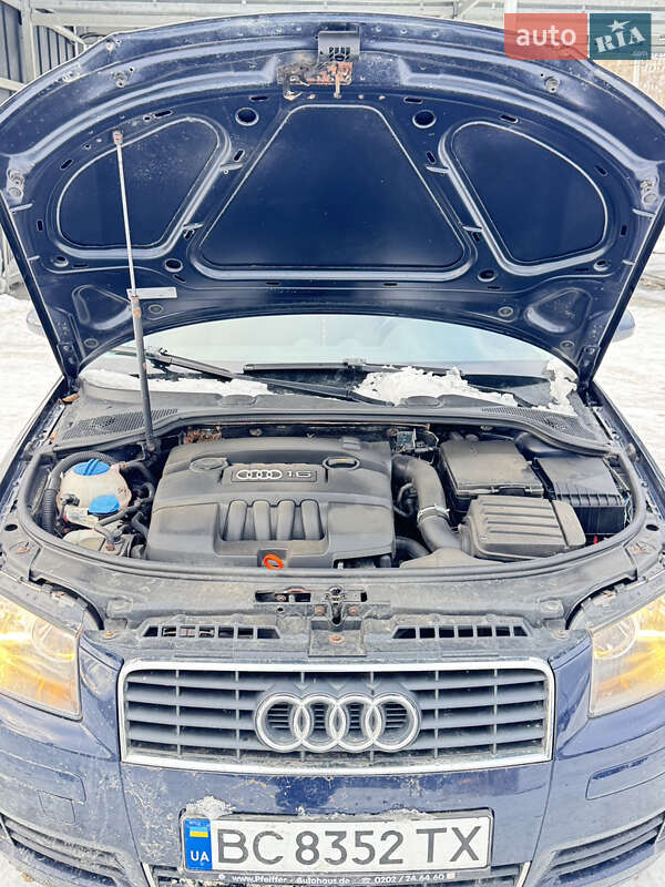 Хэтчбек Audi A3 2004 в Сходнице