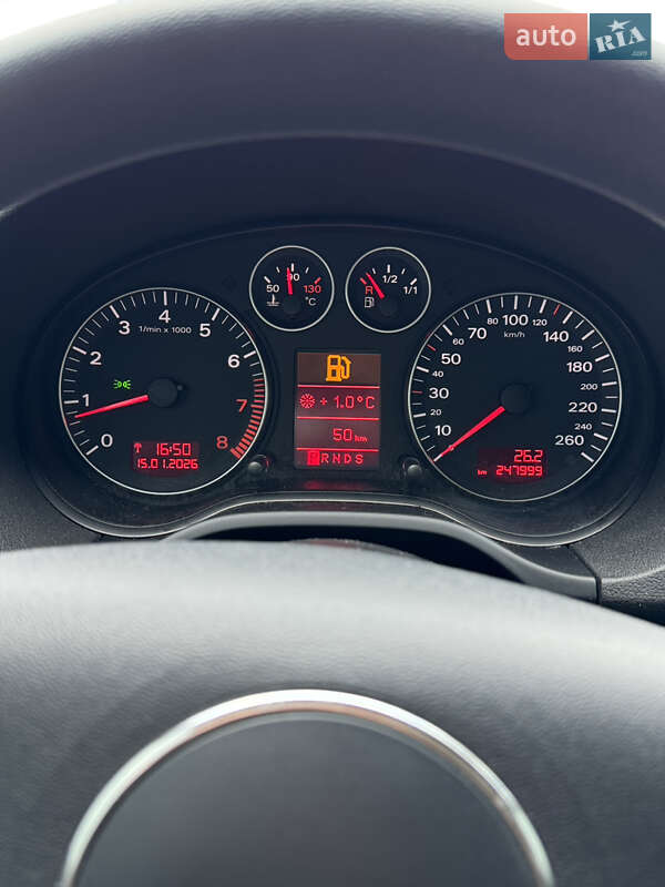 Хэтчбек Audi A3 2004 в Сходнице