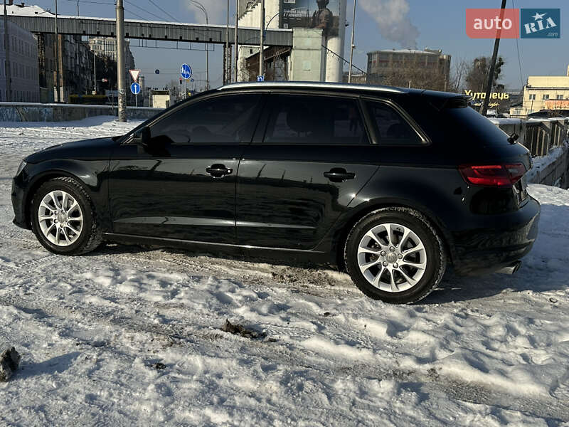 Хетчбек Audi A3 2016 в Києві