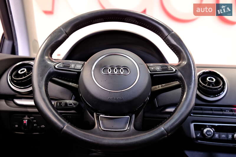 Седан Audi A3 2015 в Одесі