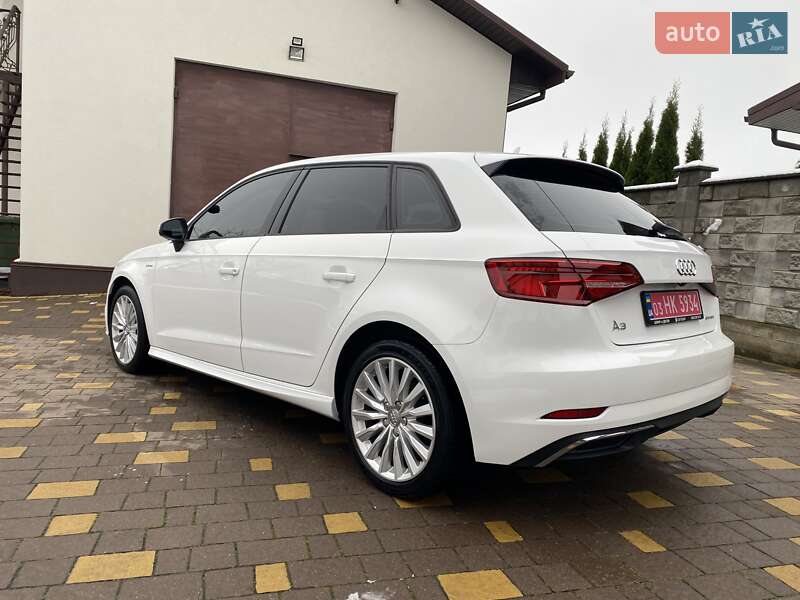 Хэтчбек Audi A3 2017 в Ровно