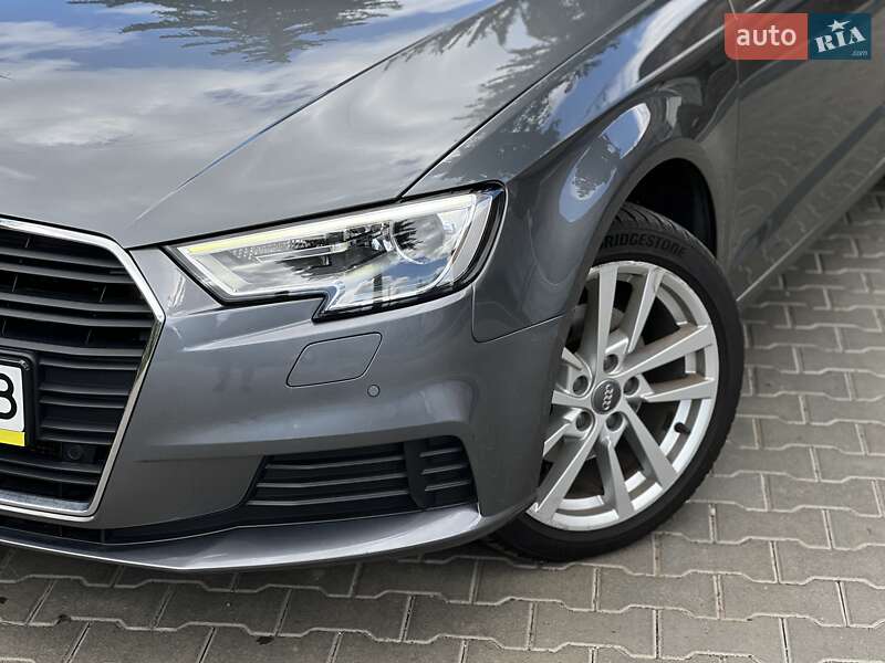Хетчбек Audi A3 2019 в Львові