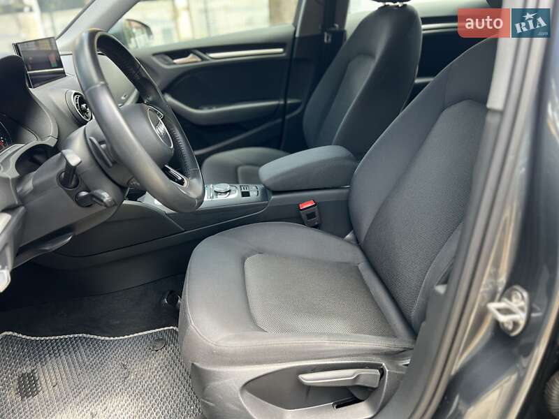 Хетчбек Audi A3 2019 в Львові