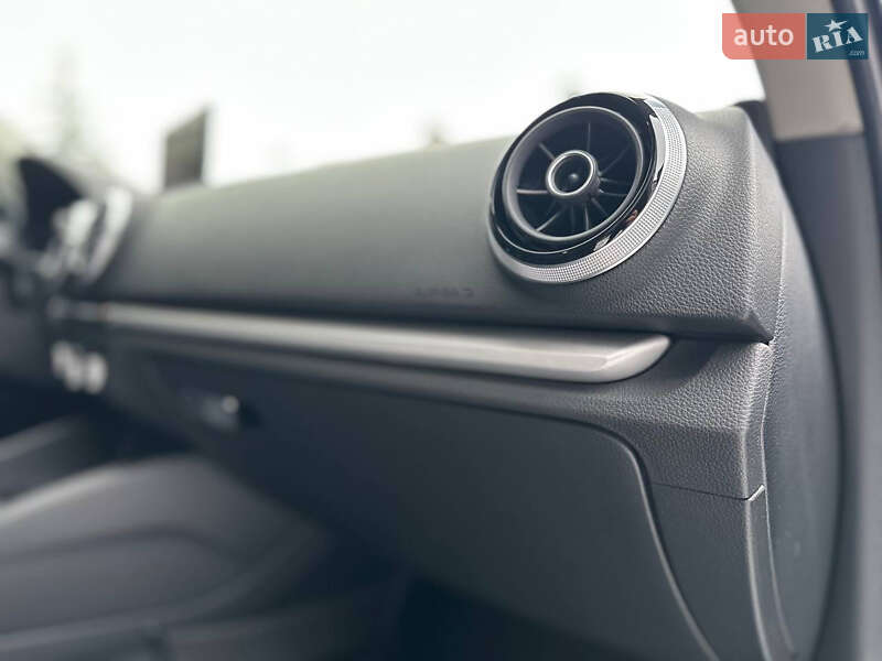 Седан Audi A3 2015 в Киеве