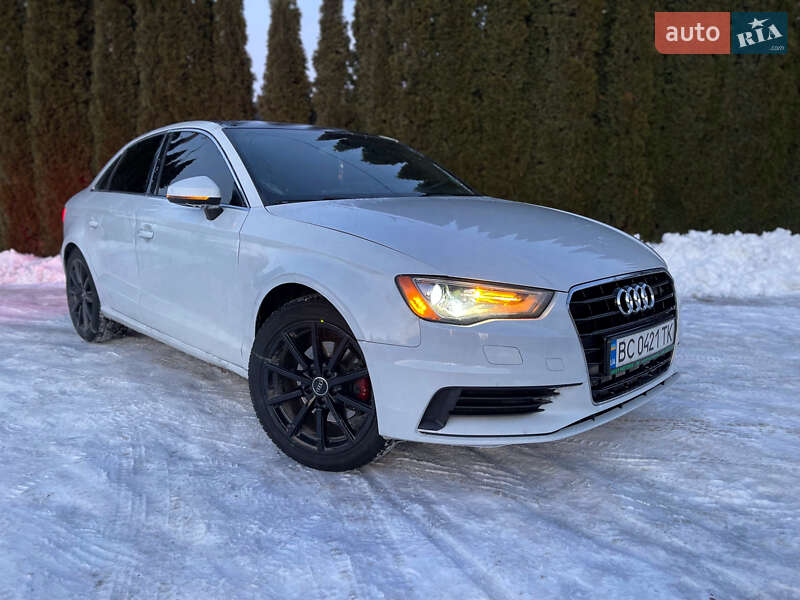 Седан Audi A3 2015 в Самборі