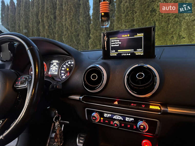 Седан Audi A3 2015 в Самборі